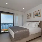 Lux Mariva Villa *